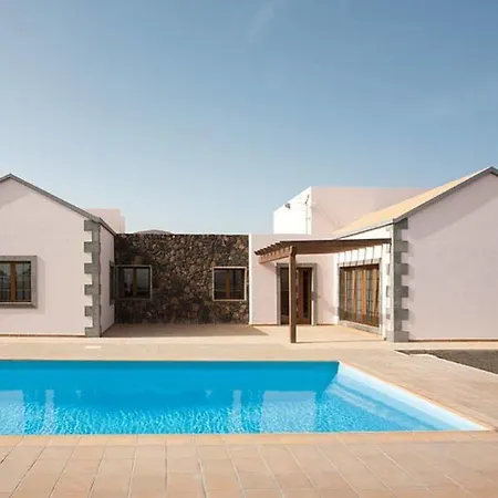 Villa & Tao Mazo Lajares